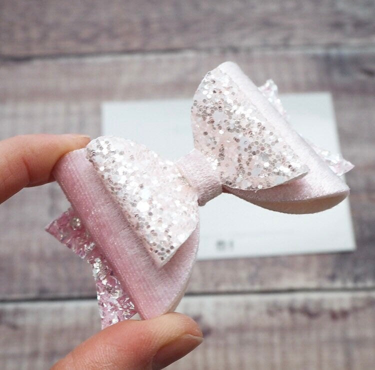 Belle Bow - pale pink velvet
