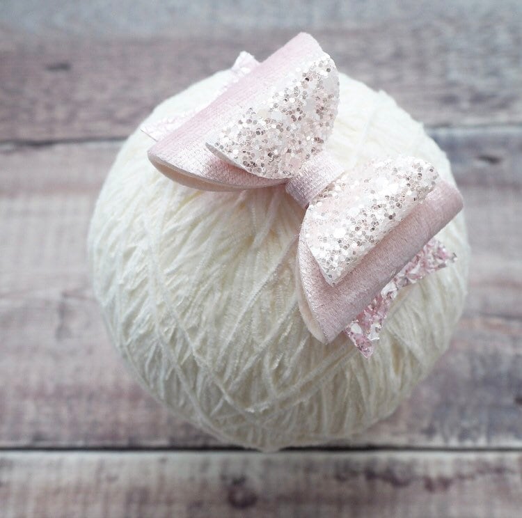 Belle Bow - pale pink velvet