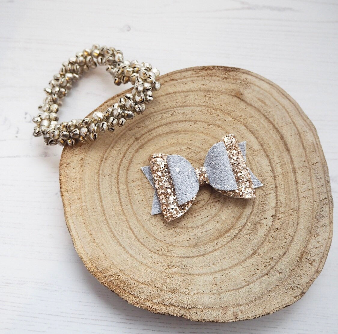Belle Bow - dove gold