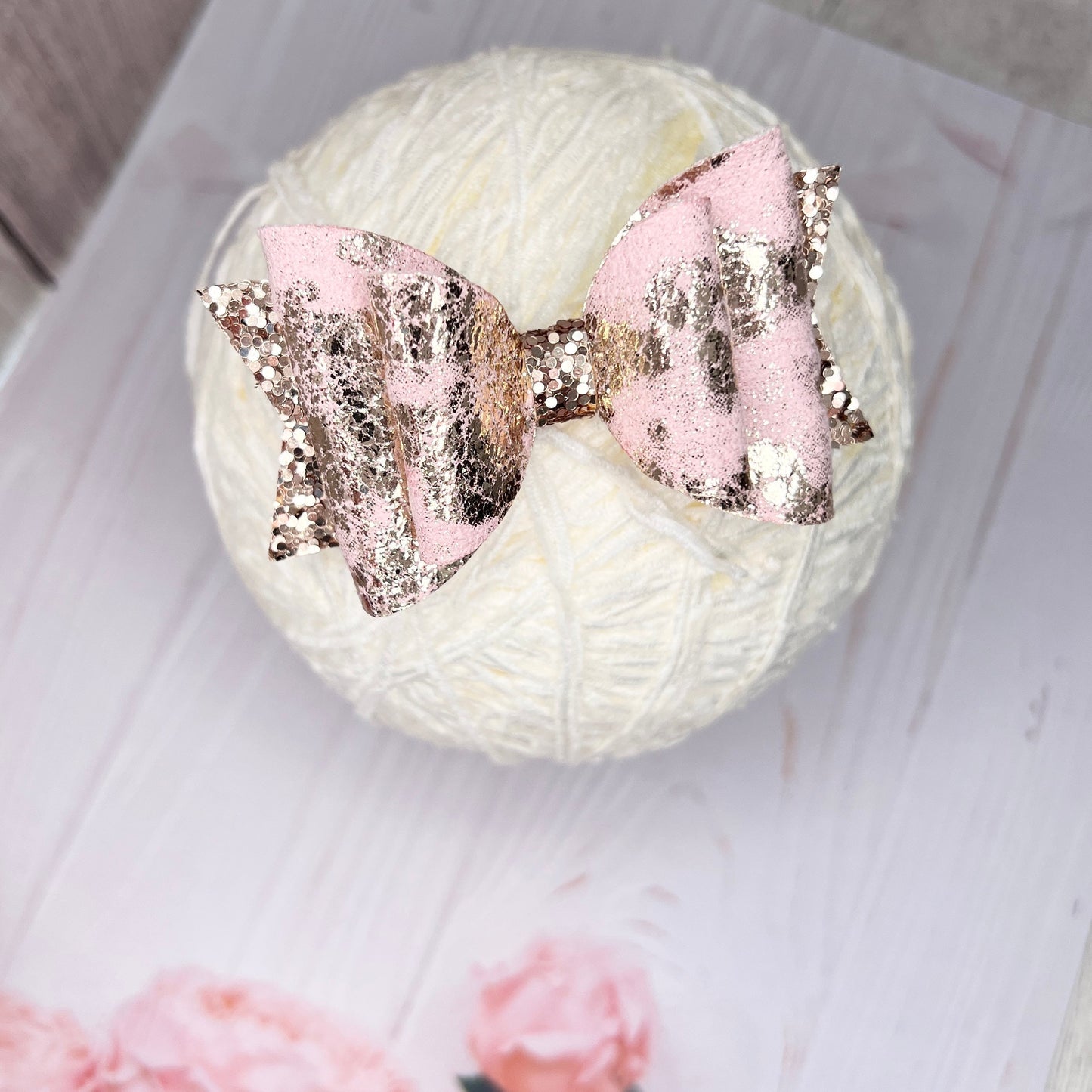 Belle Bow - rose gold velvet